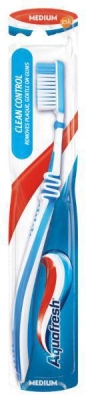 Foto van Aquafresh tandenborstel clean control medium 1st via drogist