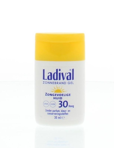 Foto van Ladival zonnebrand gel zongevoelige huid spf30 mini 30ml via drogist