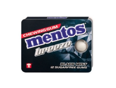 Foto van Mentos gum breeze blackmint 12 x 12st via drogist