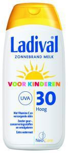 Foto van Ladival zonnebrand melk spf 30 kind 200 ml via drogist