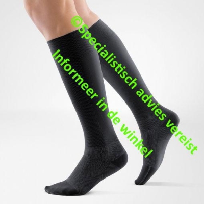 Foto van Bauerfeind sport compression socks run & walk l long zwart 1 paar via drogist