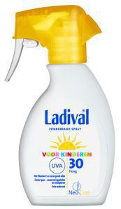 Foto van Ladival zonnebrand melk spray spf 30 kind 200 ml via drogist