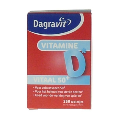 Foto van Dagravit vitaal 50+ vitamine d pot 250tab via drogist